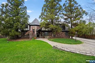 325 Fern Dell St, Upper Saddle River, NJ 07458 - Photo 36