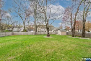 131 Horseneck Rd, Fairfield, NJ 07004 - Photo 28