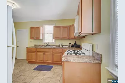 567 McChesney Street, Orange, NJ 07050 - Photo 30