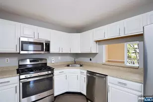 12 Rider Ct, Newark, NJ 07103 - Photo 12