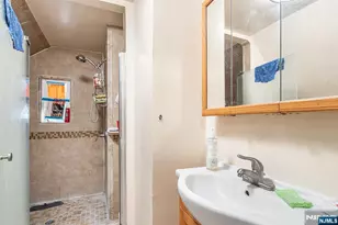 11 21st St, East Orange, NJ 07017 - Photo 34