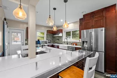 274 Milford Avenue, New Milford, NJ 07646 - Photo 10