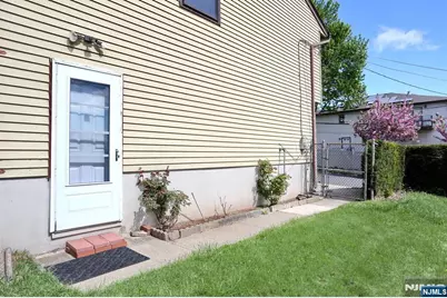 444 Washington Place, Hasbrouck Heights, NJ 07604 - Photo 36