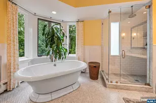 1115 Buckingham Rd, Fort Lee, NJ 07024 - Photo 32