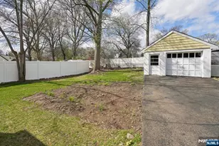 9 Wells Ct, Bloomfield, NJ 07003 - Photo 28