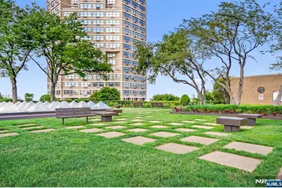 7002 Boulevard East 19A #19A, Guttenberg, NJ 07093 - Photo 2