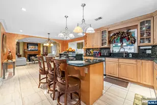 162 Split Rock Rd, Paramus, NJ 07652 - Photo 6