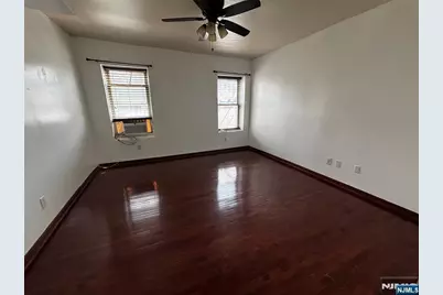 133 Maple Avenue 204 #204, East Orange, NJ 07017 - Photo 2