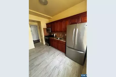 133 Maple Avenue 204 #204, East Orange, NJ 07017 - Photo 4