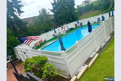 20 Maple Street 20 #20, Teaneck Township, NJ 07666 - Photo 4