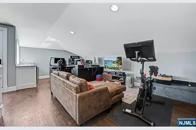 12 Cortland Place, Cliffside Park, NJ 07010 - Photo 36