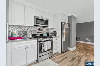 12 Cortland Place, Cliffside Park, NJ 07010 - Photo 44