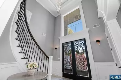 12 Cortland Place, Cliffside Park, NJ 07010 - Photo 2