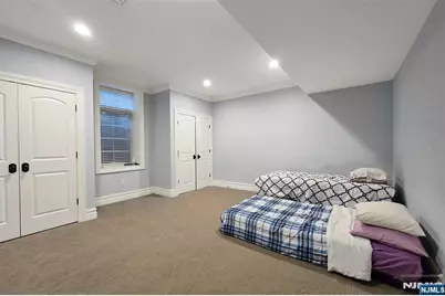 591 Warwick Avenue, Teaneck Township, NJ 07666 - Photo 40