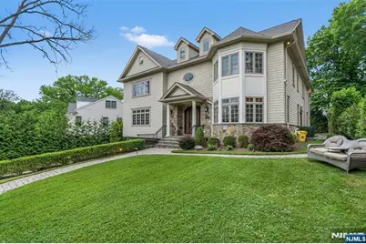 591 Warwick Avenue, Teaneck Township, NJ 07666 - Photo 2