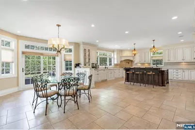 591 Warwick Avenue, Teaneck Township, NJ 07666 - Photo 10