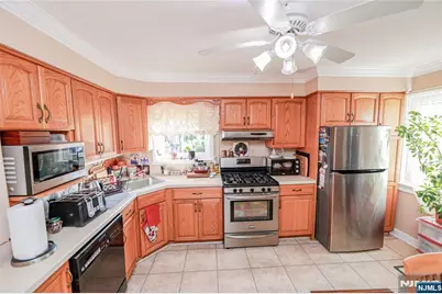 136 Martin Avenue, Clifton, NJ 07012 - Photo 8