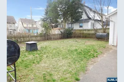 348 Lakeview Avenue, Clifton, NJ 07011 - Photo 10