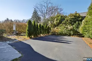 183 Sheridan Ave, Ho Ho Kus, NJ 07423 - Photo 28