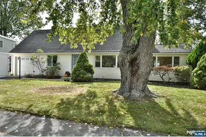 36 Lockwood Drive, Waldwick, NJ 07463 - Photo 2