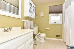 36 Lockwood Dr, Waldwick, NJ 07463 - Photo 22