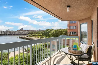 308 Smith Court, Edgewater, NJ 07020 - Photo 1