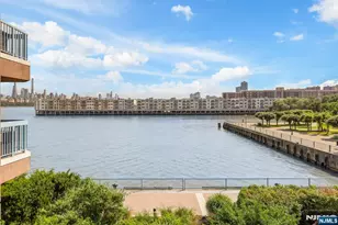 308 Smith Ct, Edgewater, NJ 07020 - Photo 12