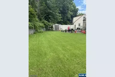 59 Susan Court, Clifton, NJ 07012 - Photo 12