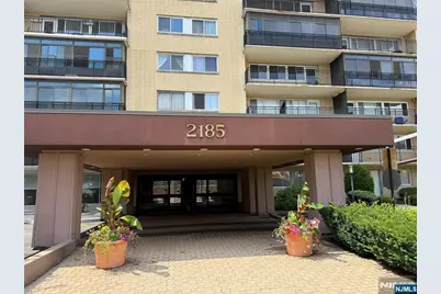 2185 Lemoine Avenue 2G #2G, Fort Lee, NJ 07024 - Photo 2
