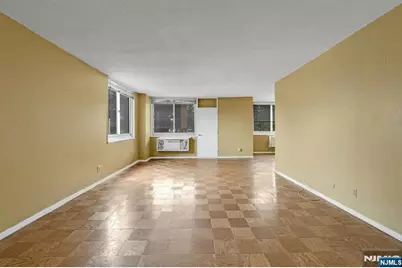 2150 Center Avenue 2E #2E, Fort Lee, NJ 07024 - Photo 4