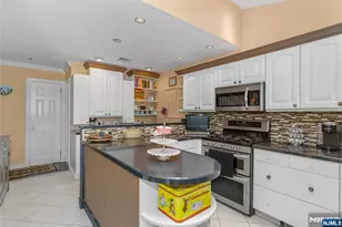 85 Avenue E, Lodi, NJ 07644 - Photo 20