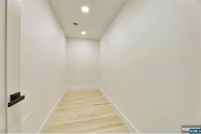 135 Sherman Avenue, Teaneck Township, NJ 07666 - Photo 32