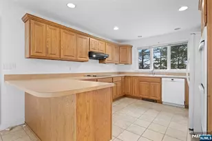 11 Loyola Pl, Oakland, NJ 07436 - Photo 12