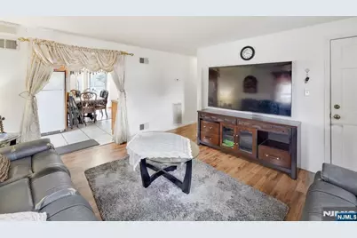 14 James Court, Lodi, NJ 07644 - Photo 4