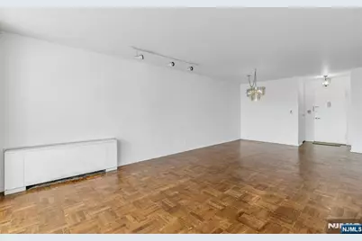 2000 Linwood Avenue 6M #6M, Fort Lee, NJ 07024 - Photo 4