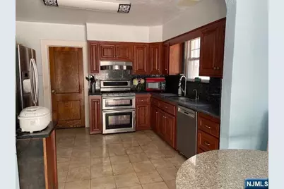 135 Rockwood Place, Englewood, NJ 07631 - Photo 24