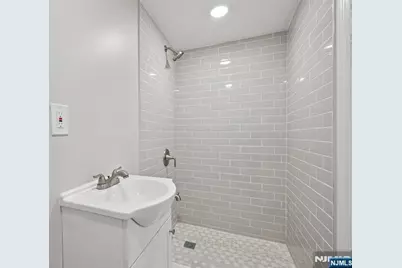 711 Indian Road, Wayne, NJ 07470 - Photo 28