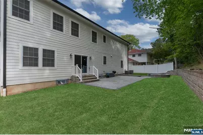 214 Zabriskie Place, River Edge, NJ 07661 - Photo 32