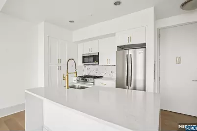 4 Beacon Way 900 #900, Jersey City, NJ 07304 - Photo 6
