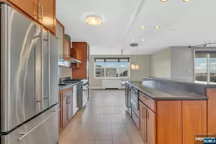 2000 Linwood Ave 21S, Fort Lee, NJ 07024 - Photo 4