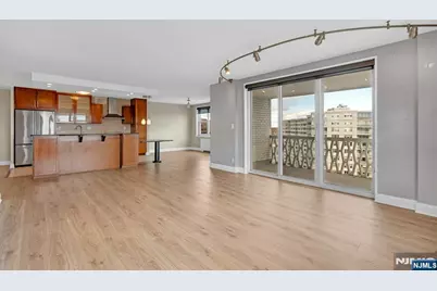 2000 Linwood Avenue 21S #21S, Fort Lee, NJ 07024 - Photo 10