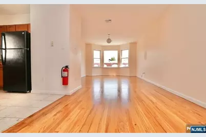 22 Wakeman Avenue, Newark, NJ 07104 - Photo 4
