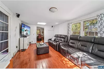 25 Clinton Park Drive, Bergenfield, NJ 07621 - Photo 8