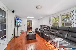 25 Clinton Park Dr, Bergenfield, NJ 07621 - Photo 8