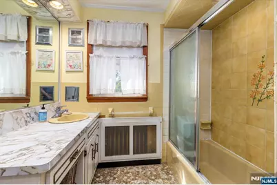 414 Larch Avenue, Bogota, NJ 07603 - Photo 20