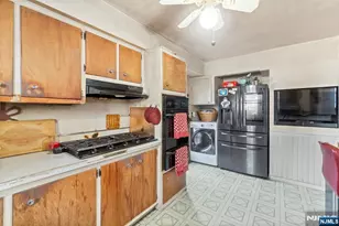 195 Park St, Ridgefield Park, NJ 07660 - Photo 22