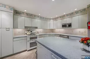 53 Ponds Cir, Wayne, NJ 07470 - Photo 14