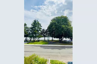 7 E 1st, Bayonne, NJ 07002 - Photo 10