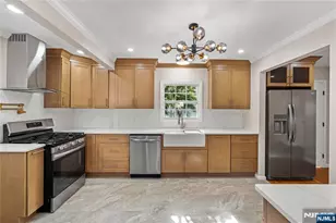 666 Tremont Ct, Orange, NJ 07050 - Photo 12