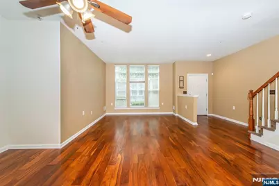 10 Aster, Garfield, NJ 07026 - Photo 4